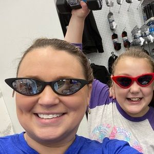 Meet your Posher, Nora